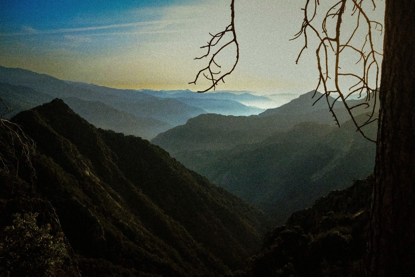 Vales em névoa ao amanhecer, Sierra Nevada