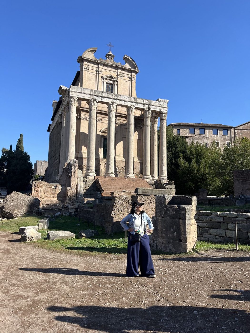 Templo de Antonino e Faustina, Fórum Romano