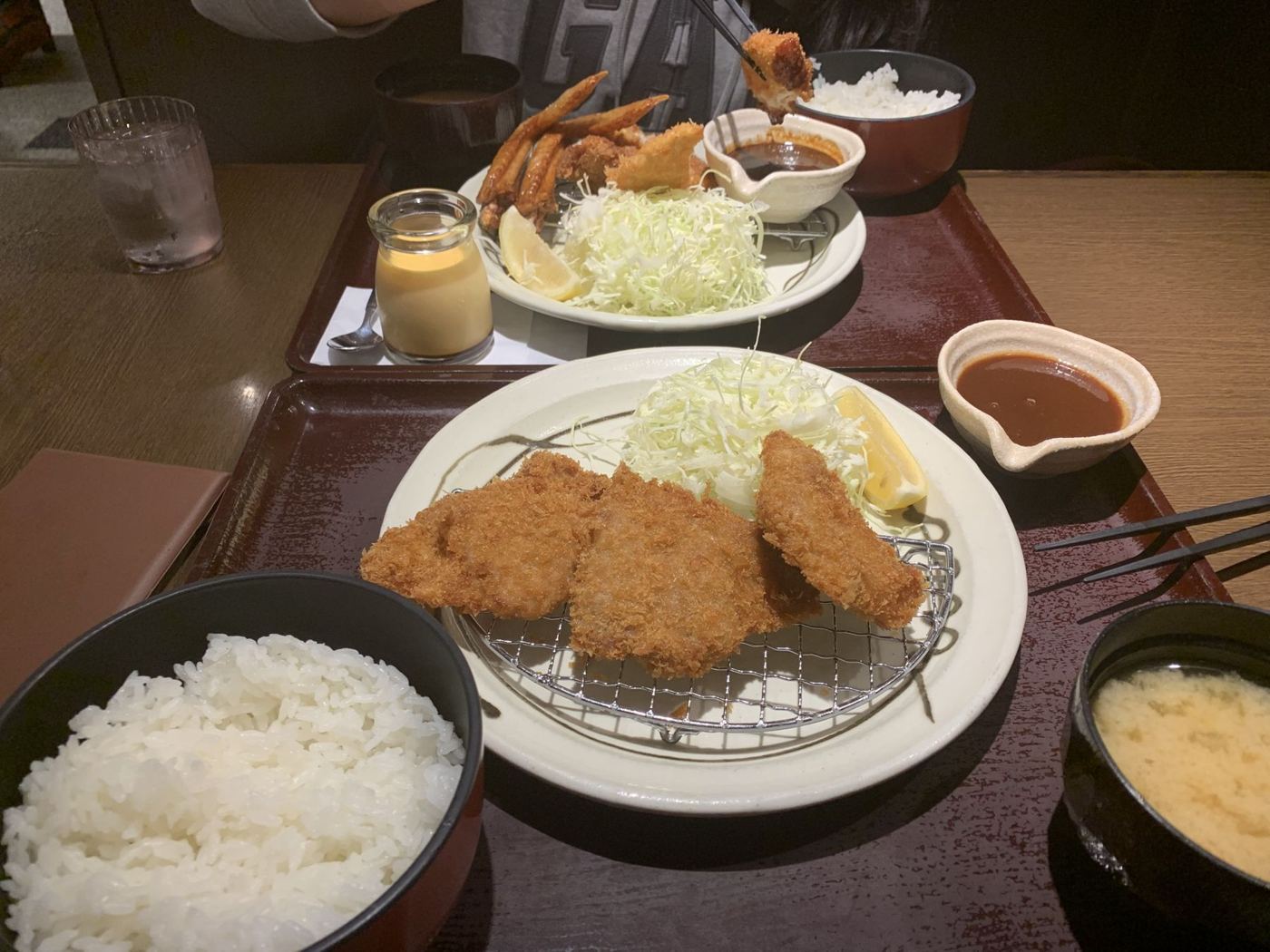 Tonkatsu com arroz e missô