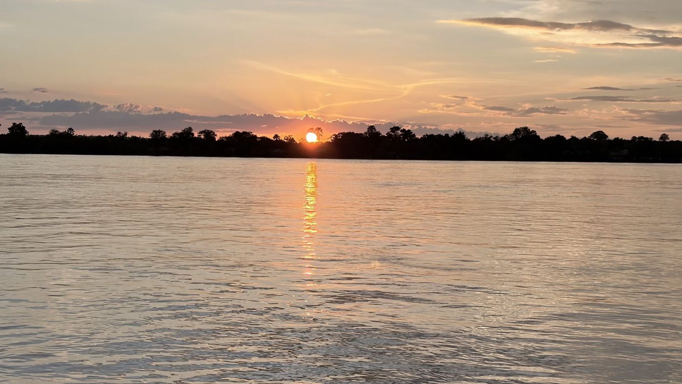 Pôr do sol no Rio Zambeze